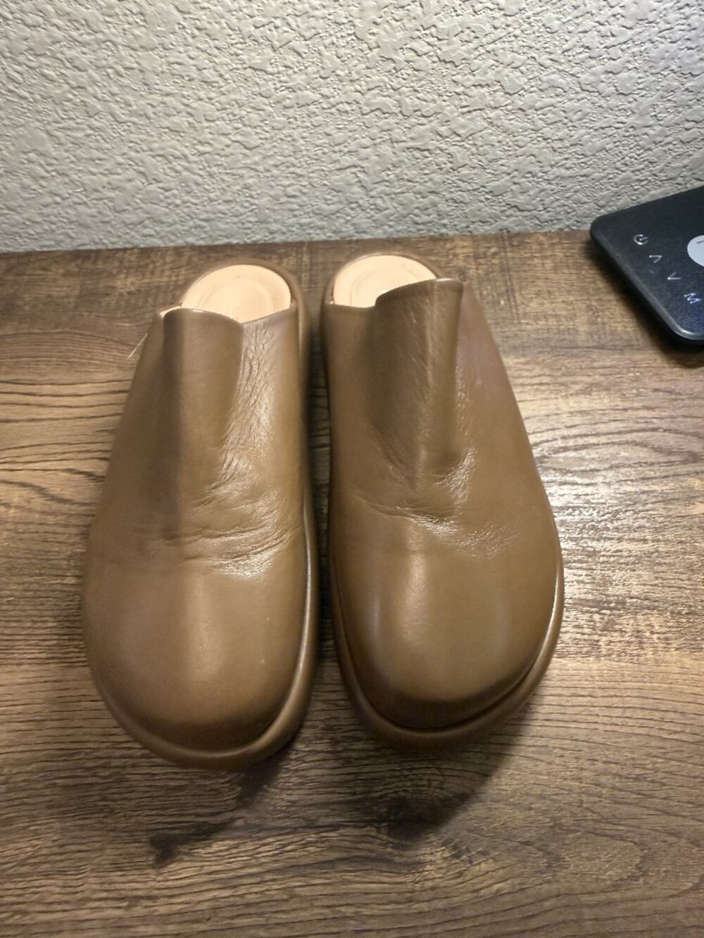 Ilio Smeraldo Tan Leather Round Toe Platform Mules Slides